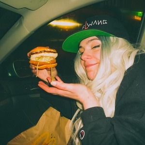 Meet your Posher, Frances